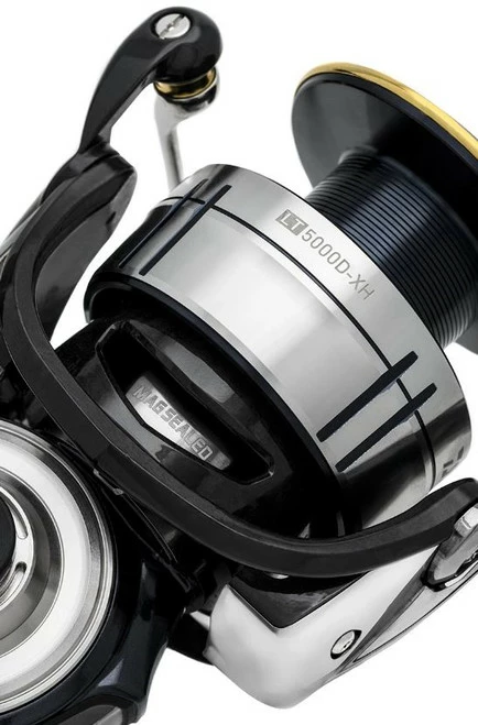 Daiwa 19 Certate LT Spinning Reel - Image 7